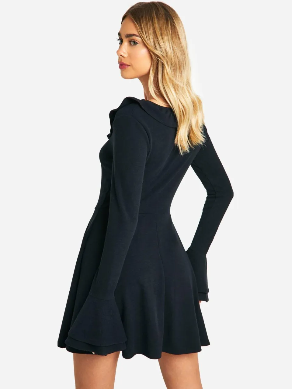 boohoo Dames Geribbelde smockjurk met flare mouwen zwart, foto 3