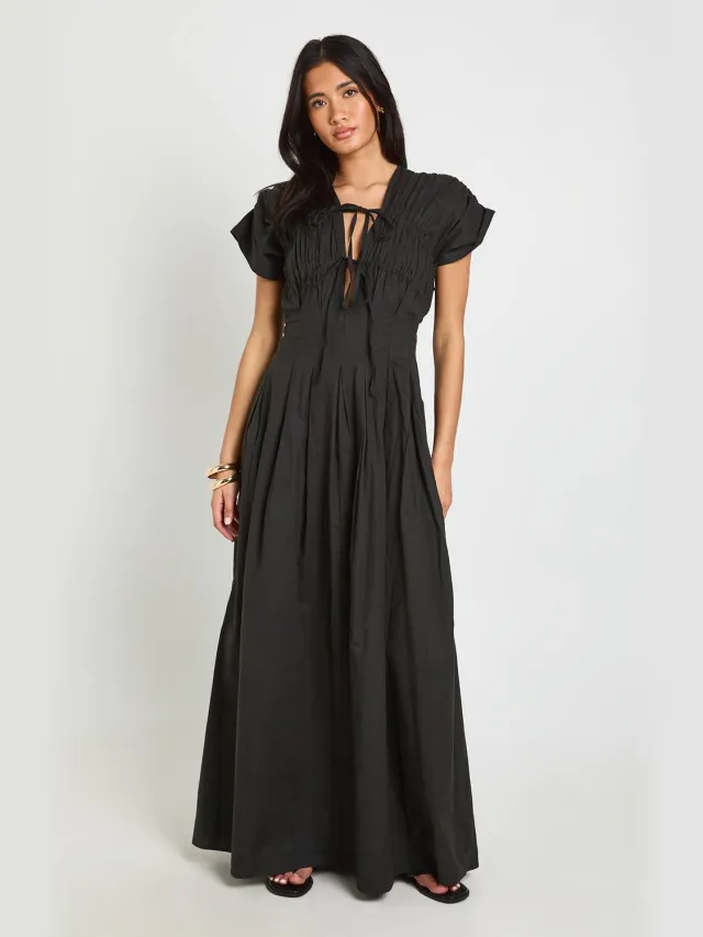 boohoo Dames Katoenen Popeline Maxi Jurk Met Gerimpeld Lijfje En Strikdetail In De Taille Zwart