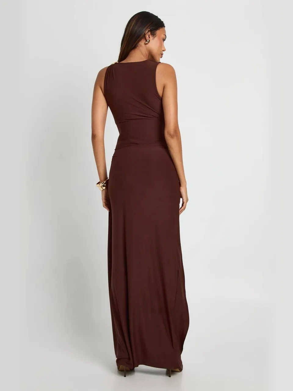 boohoo Dames Zwangerschapsjurk met versieringsdetail en gerimpelde maxi-jurk chocoladebruin, foto 2