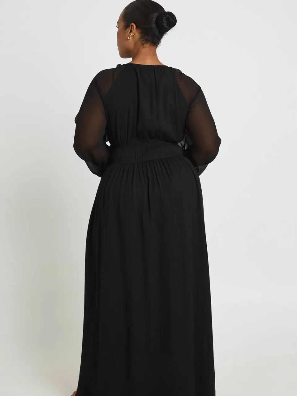 boohoo Dames Plus Chiffon Geplooide Blouson Mouw Maxi Jurk zwart, foto 2