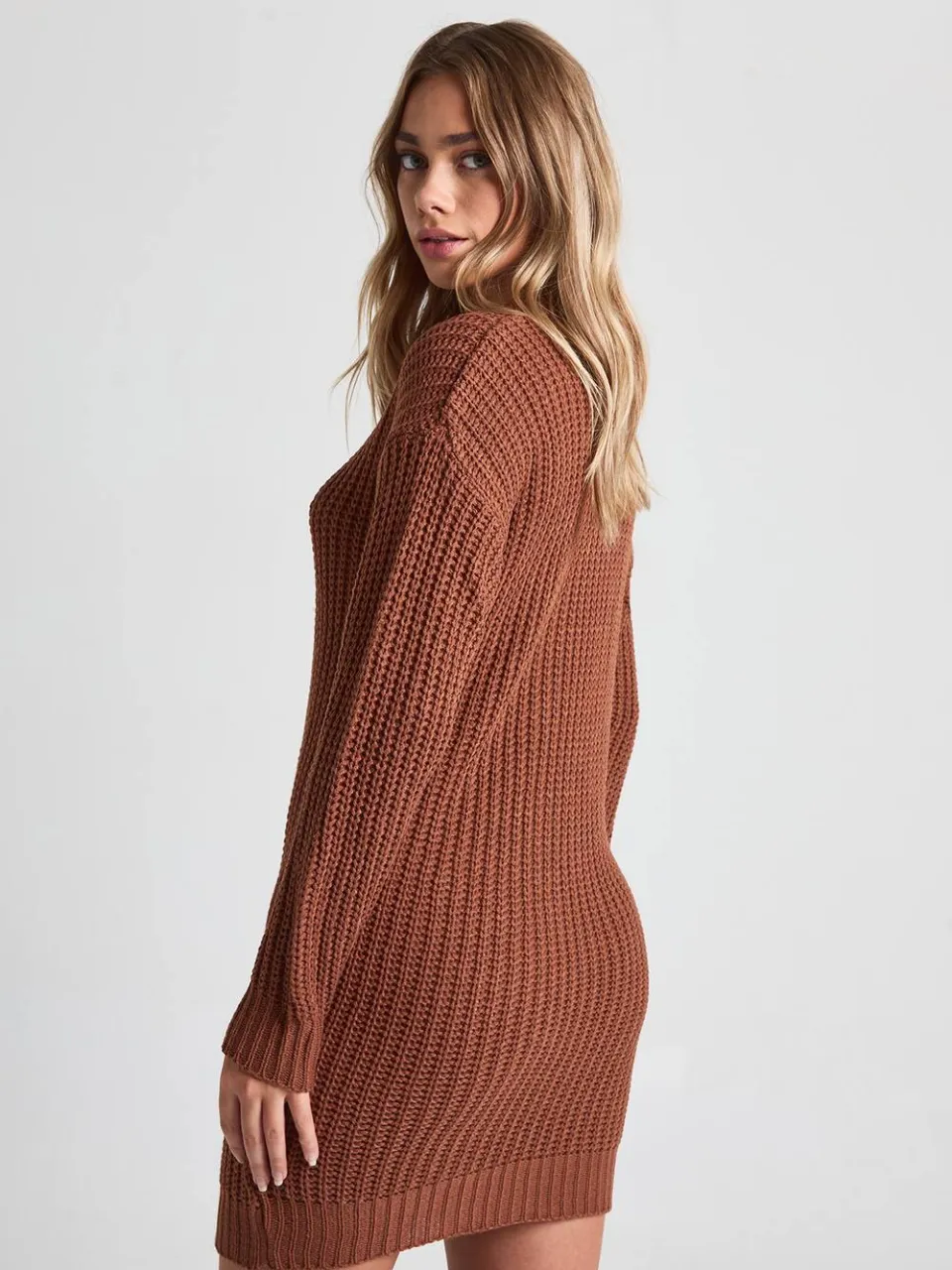 boohoo Dames Crew Neck Mini Jumper Jurk toffee, foto 2