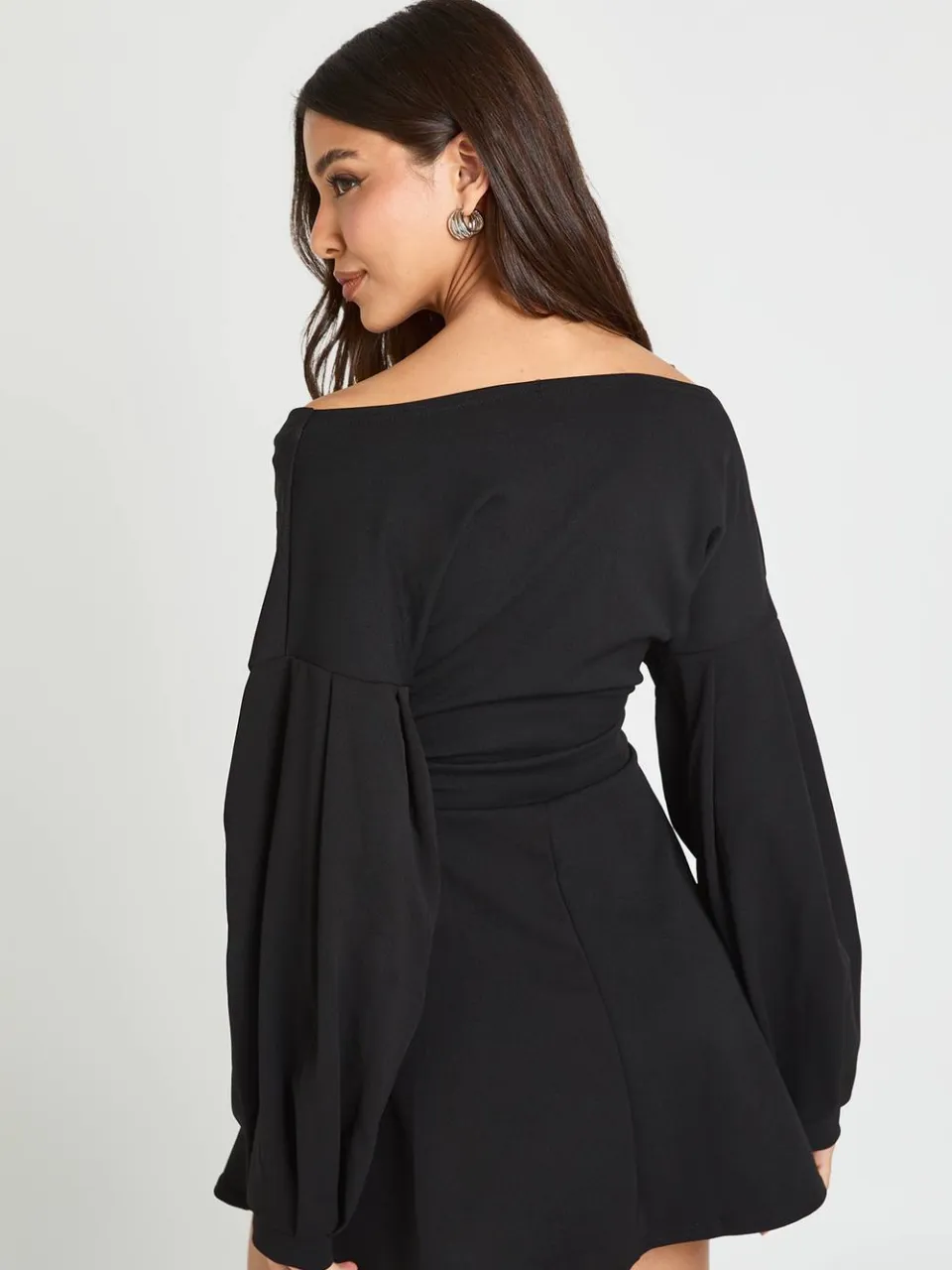 boohoo Dames Mini-jurk Met Blote Schouders En Overslag Voorpand zwart, foto 3