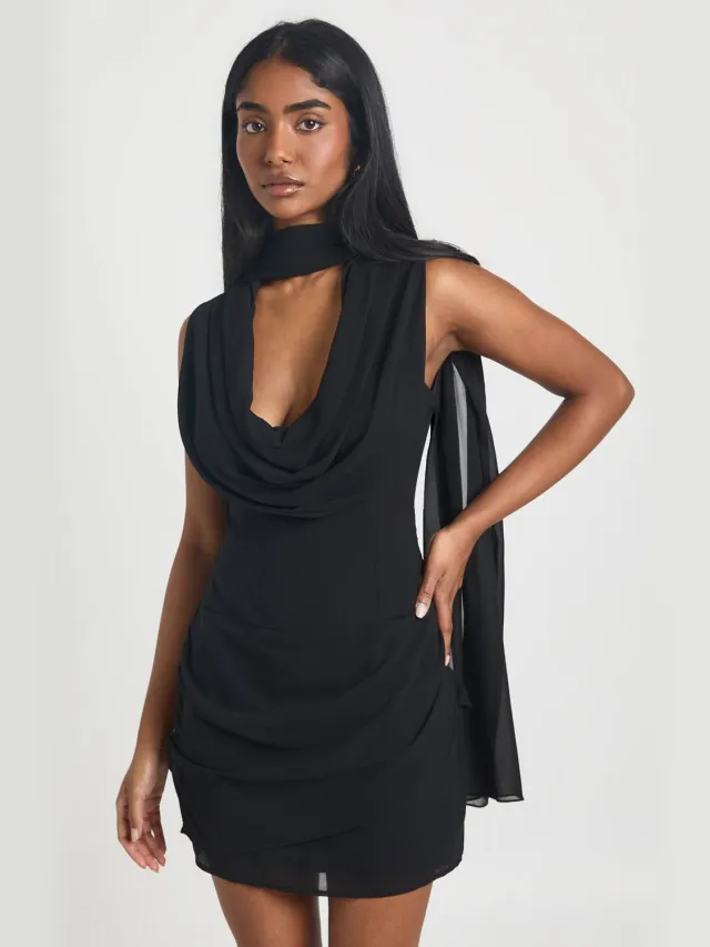 boohoo Dames Chiffon Mini Jurk met Col Hals en Sjaal Detail Mouwloos Black