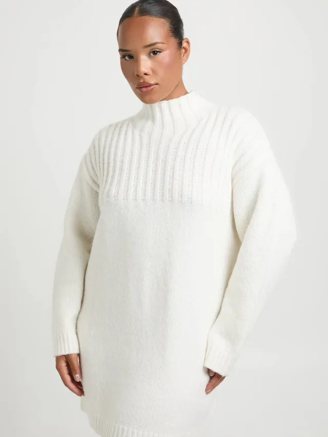 boohoo Dames Plus Oversized Gebreide Mini-trui Jurk Met Hoge Hals Crème