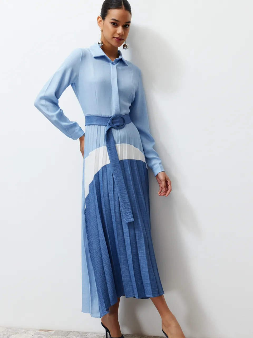 Trendyol Modest Dames Blauw Colorblock Maxi Lang Casual Blousejurk Modest Jurken, foto 2