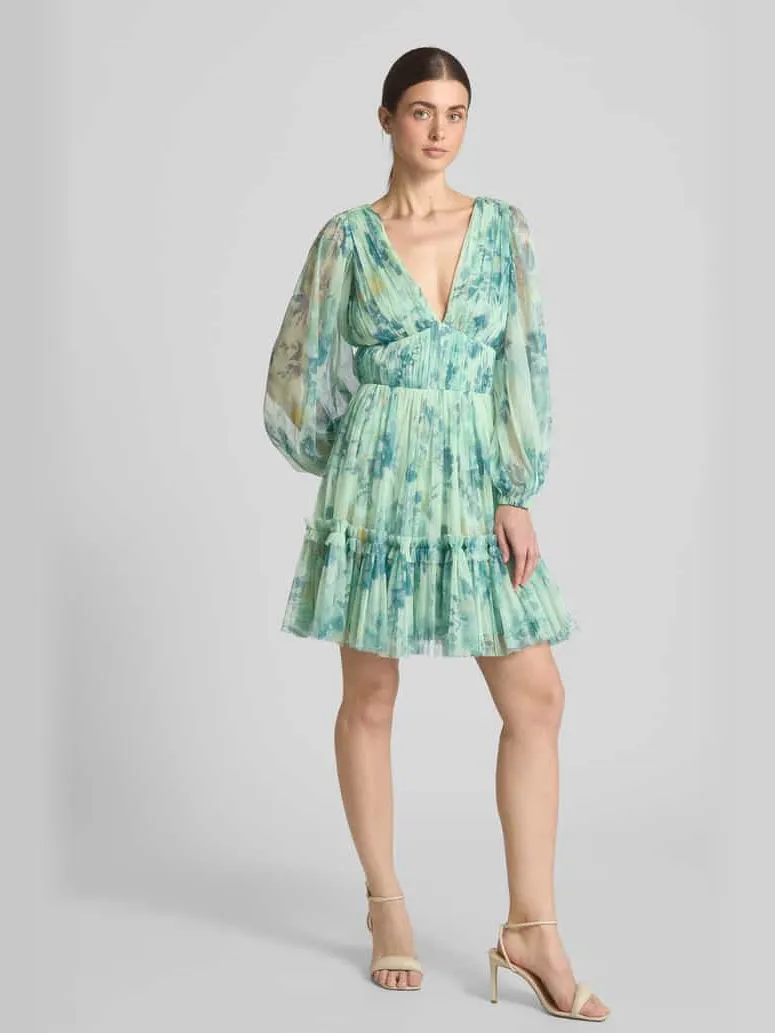 Lace & Beads Cocktailjurk in laagjeslook groen, foto 3