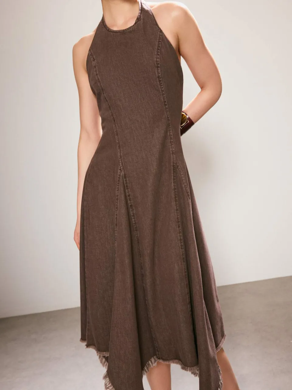 Trendyol TRENDYOLMİLLA Dames Bruin Effen Midi Mouwloos Asymmetrisch Jurken, foto 2