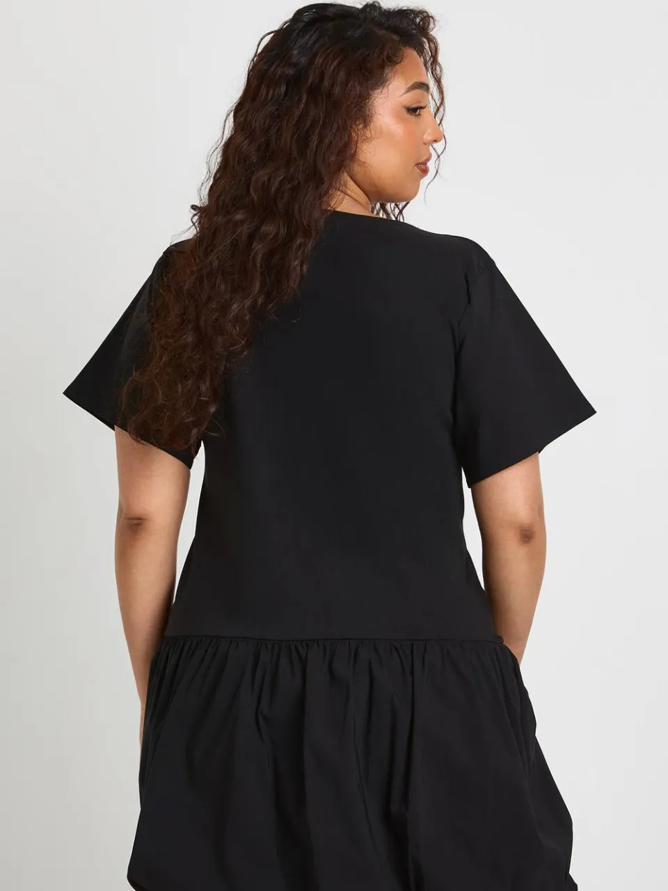 boohoo Dames Plus Pofbal Droppende Zoom Mini-Jurk zwart, foto 3