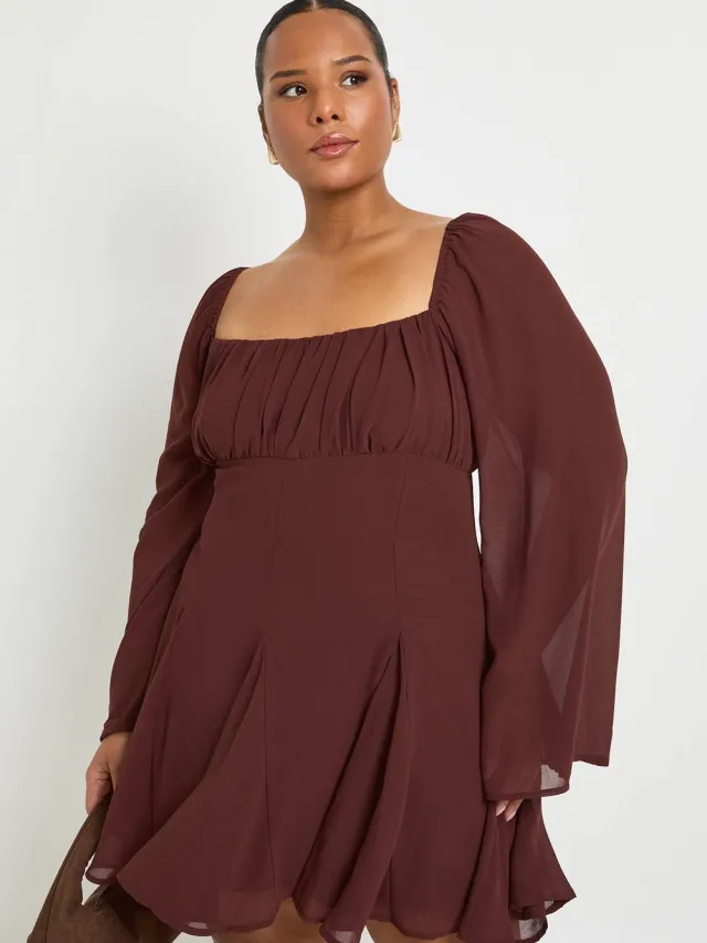 boohoo Dames Plus Chiffon Godet Skater Chocoladebruin
