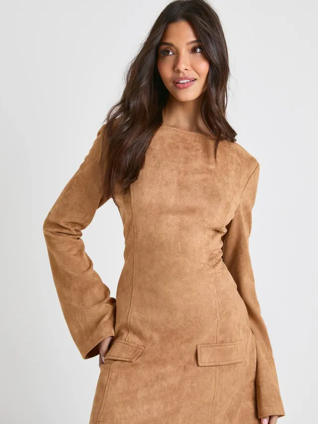 boohoo Dames Nep-suede shiftjurk met flare manchetten Camel