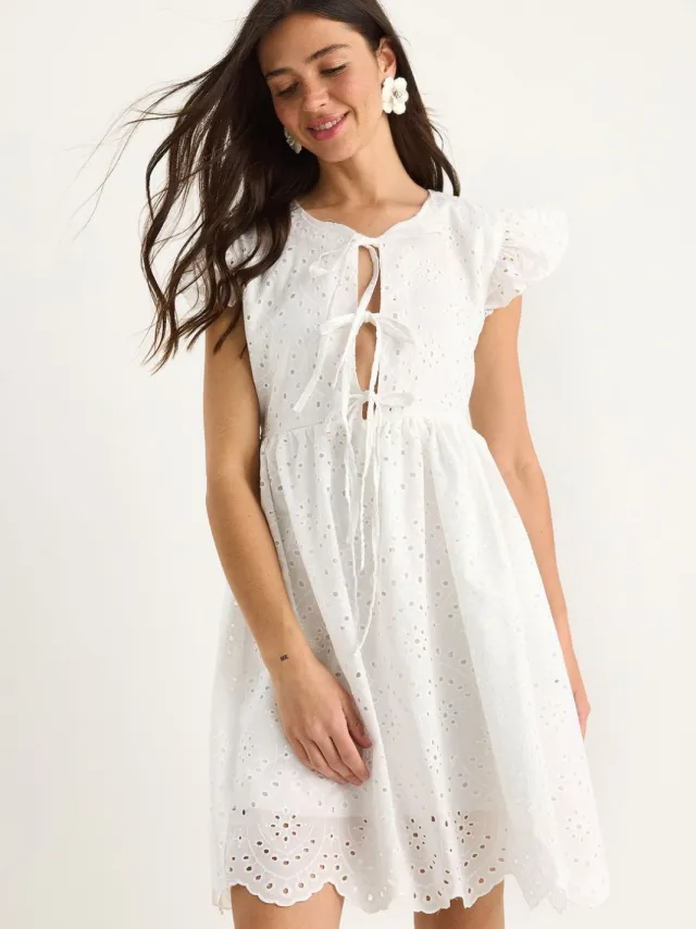 Bianco Lucci Geborduurd Mini-jurk met Strik Wit
