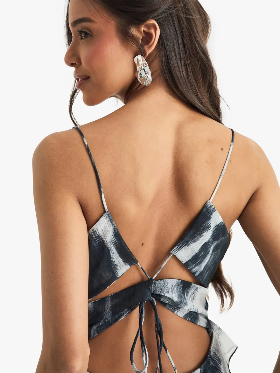 boohoo Dames Abstract Gerimpelde Chiffon Maxi Jurk met Ruches zwart, foto 2
