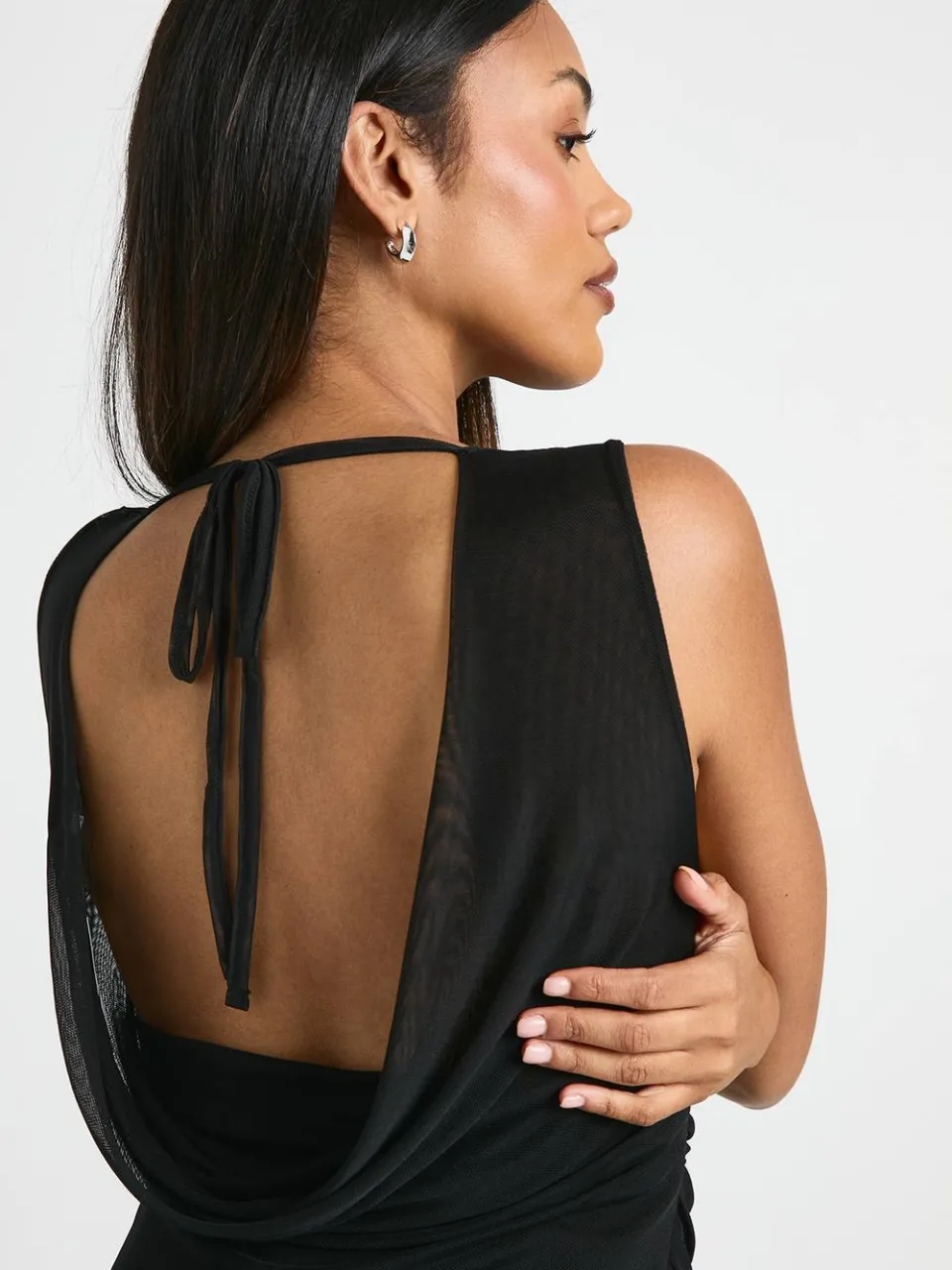 boohoo Dames Zwangerschaps mesh cowl geruichte maxi-jurk zwart, foto 3