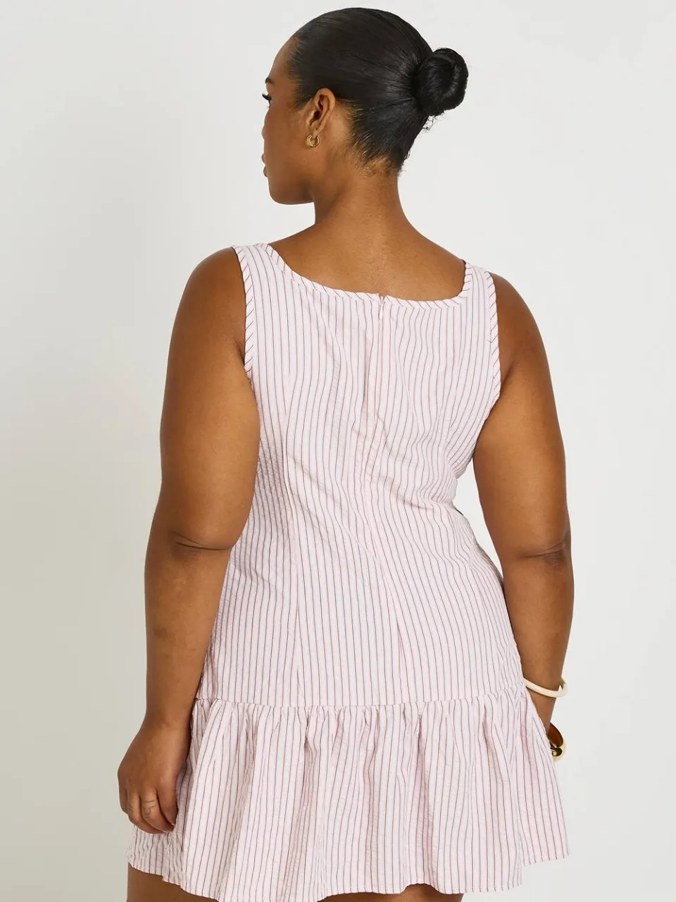 boohoo Dames Plus Gestreepte Mini-jurk Met Vierkante Hals En Ruche Zoom roze, foto 2