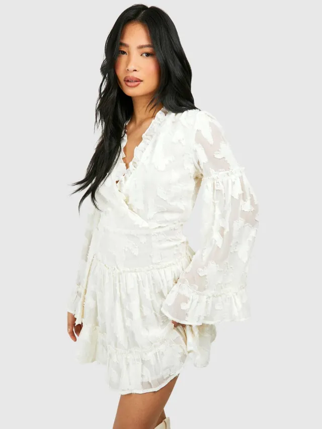 boohoo Dames Petite Burnout Frill Minijurk Ivoor