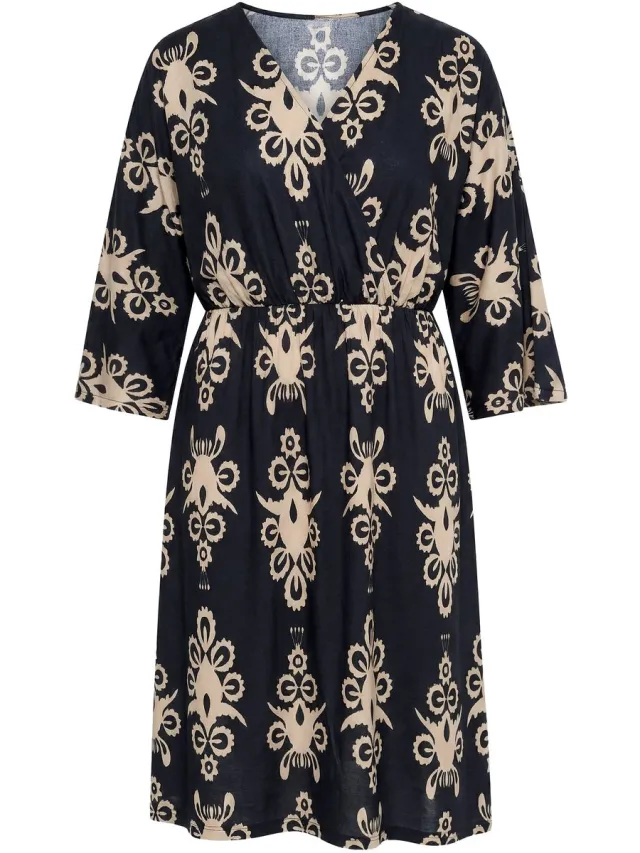 Ulla Popken Dames - Jurk ornamenten wikkellook V-hals 3/4-mouwen - Zwart - Maat 50+