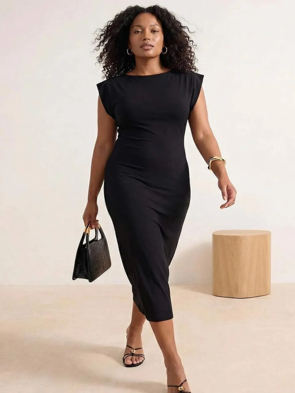 Trendyol Curve Dames Zwart Effen Maxi Mouwloos Casual Bodycon Grote maten Jurk, foto 2