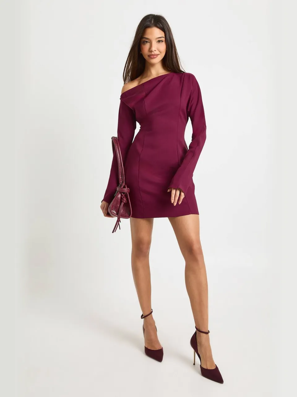 boohoo Dames Gestructureerde Bardot Mini Shift-jurk bordeaux rood, foto 3