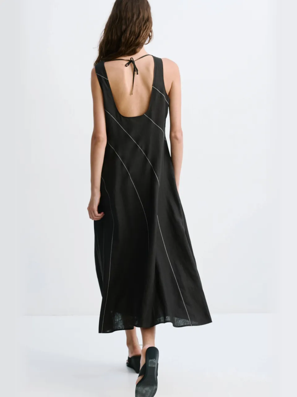 Mango midi zomerjurk met open rug en linnen - zwart, foto 5