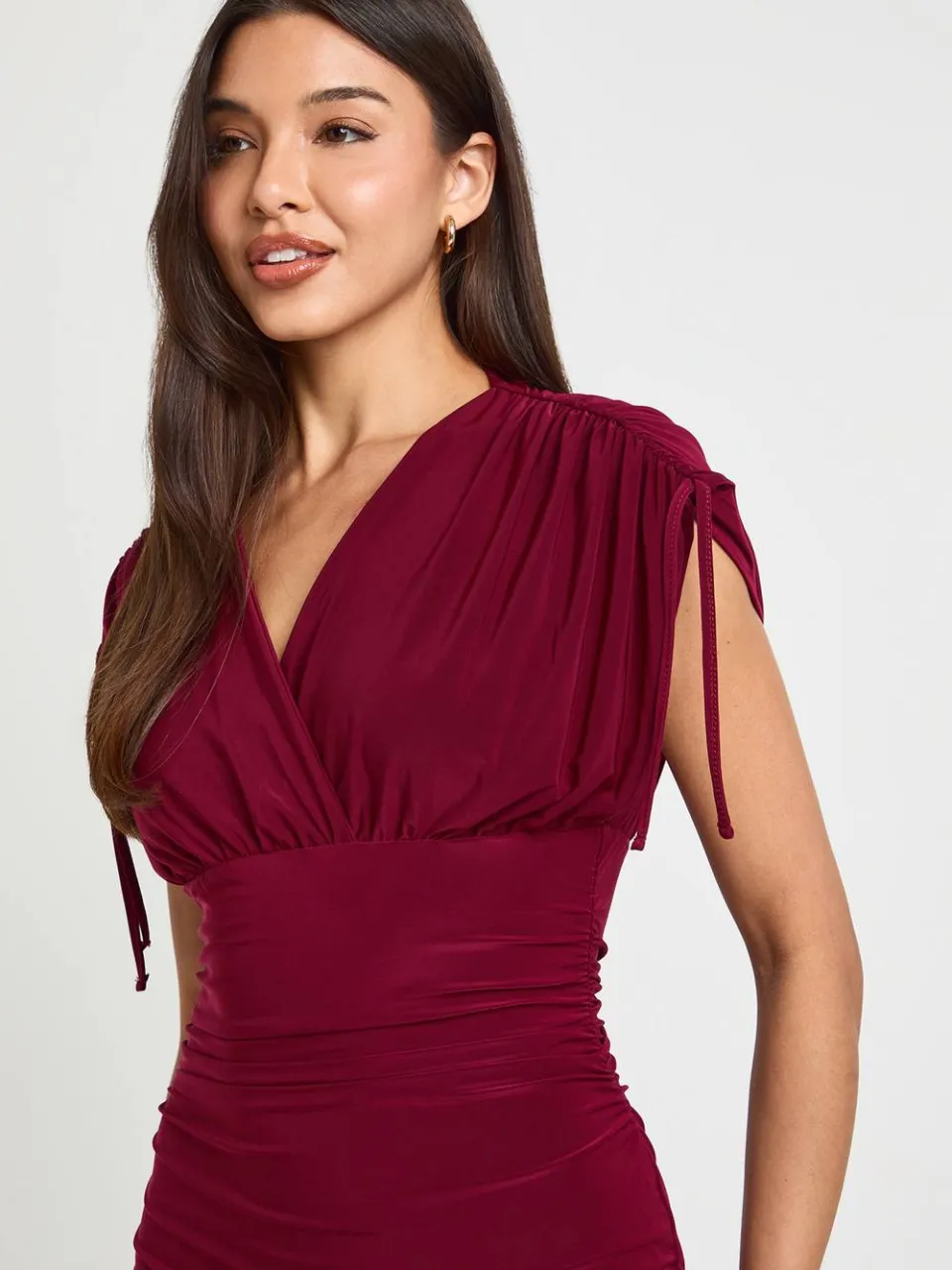 boohoo Dames Mini Jurk Met Strikdetail Op Schouder En Plunge Hals bordeaux rood, foto 4
