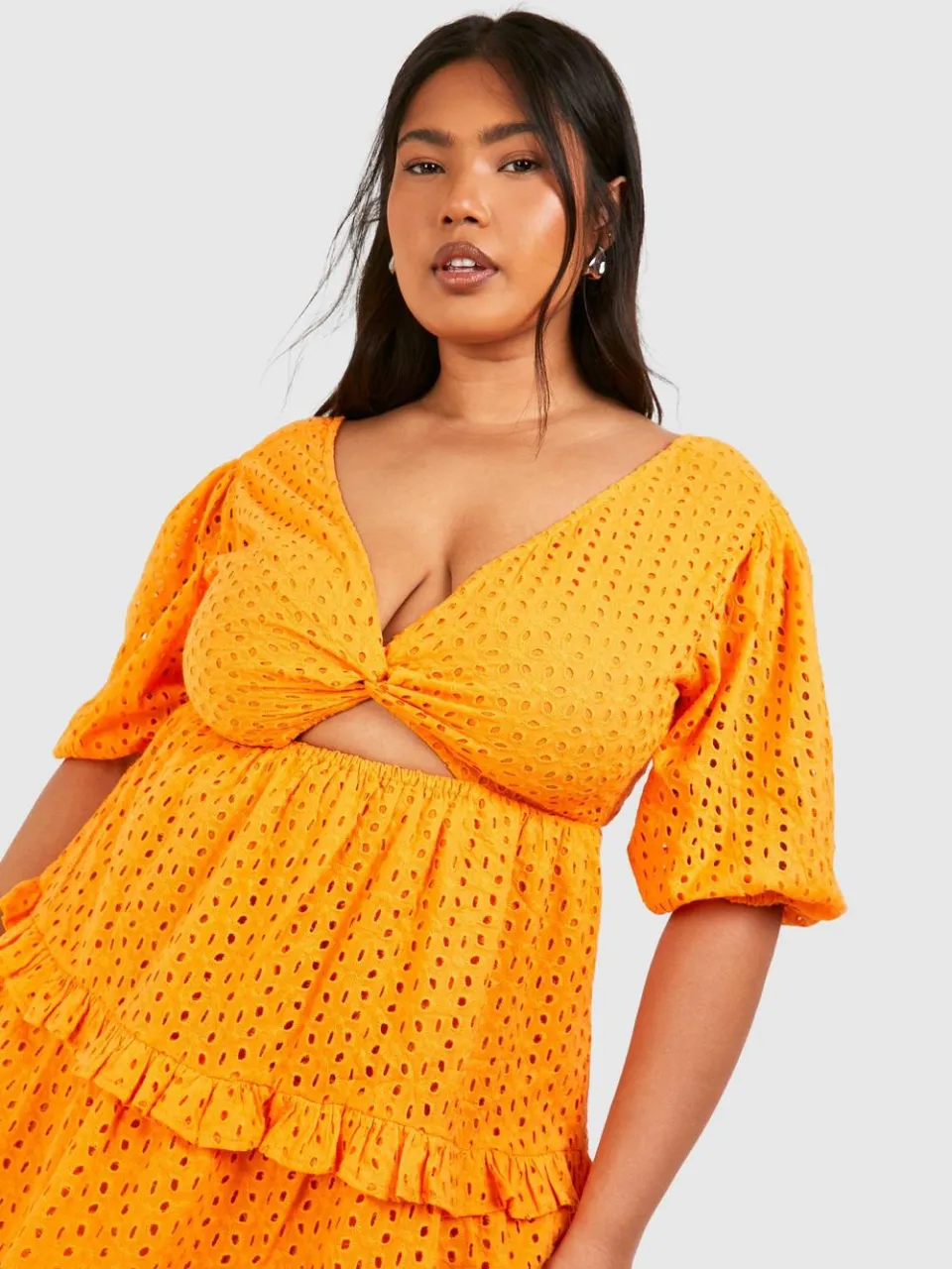 boohoo Dames Plus Geweven Broderie Cut Out Detail Mini-Jurk oranje, foto 4