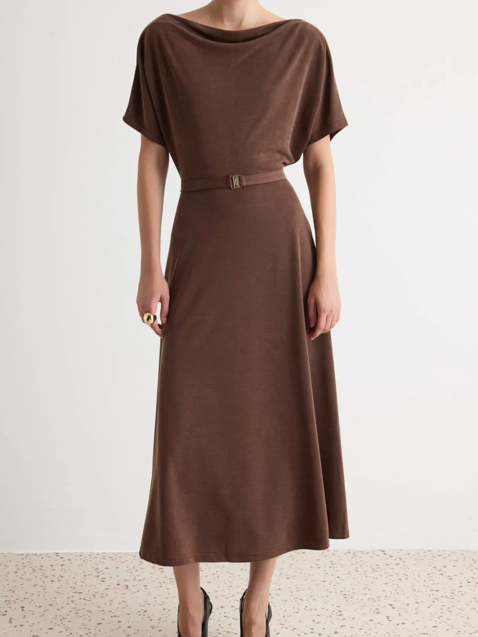 Trendyol TRENDYOLMİLLA Dames Bruin Effen Midi Kort Skater Jurken, foto 2
