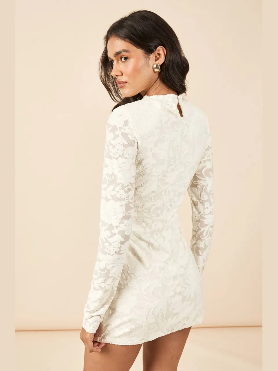 boohoo Dames Burnout Bloemen Bodycon Jurk Met Lange Mouwen En Gedrapeerd Voorpand crème, foto 3