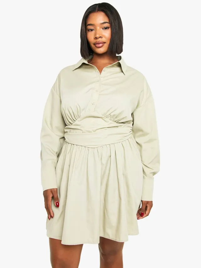 boohoo Dames Plus skater-shirtjurk met geplooide taille en detail Licht Kaki