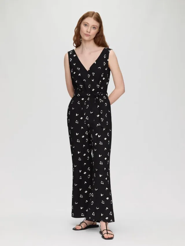 QS female - Mouwloze jumpsuit met steekzakken en bandjes zwart