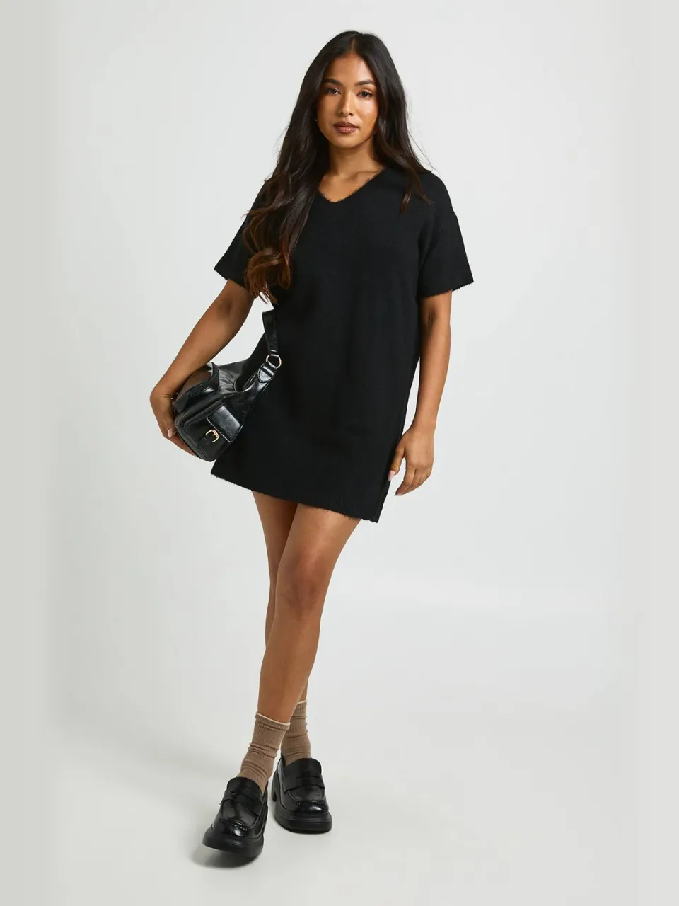 boohoo Dames Petite Gebreide Mini-jurk Met V-hals En Korte Mouwen zwart, foto 2