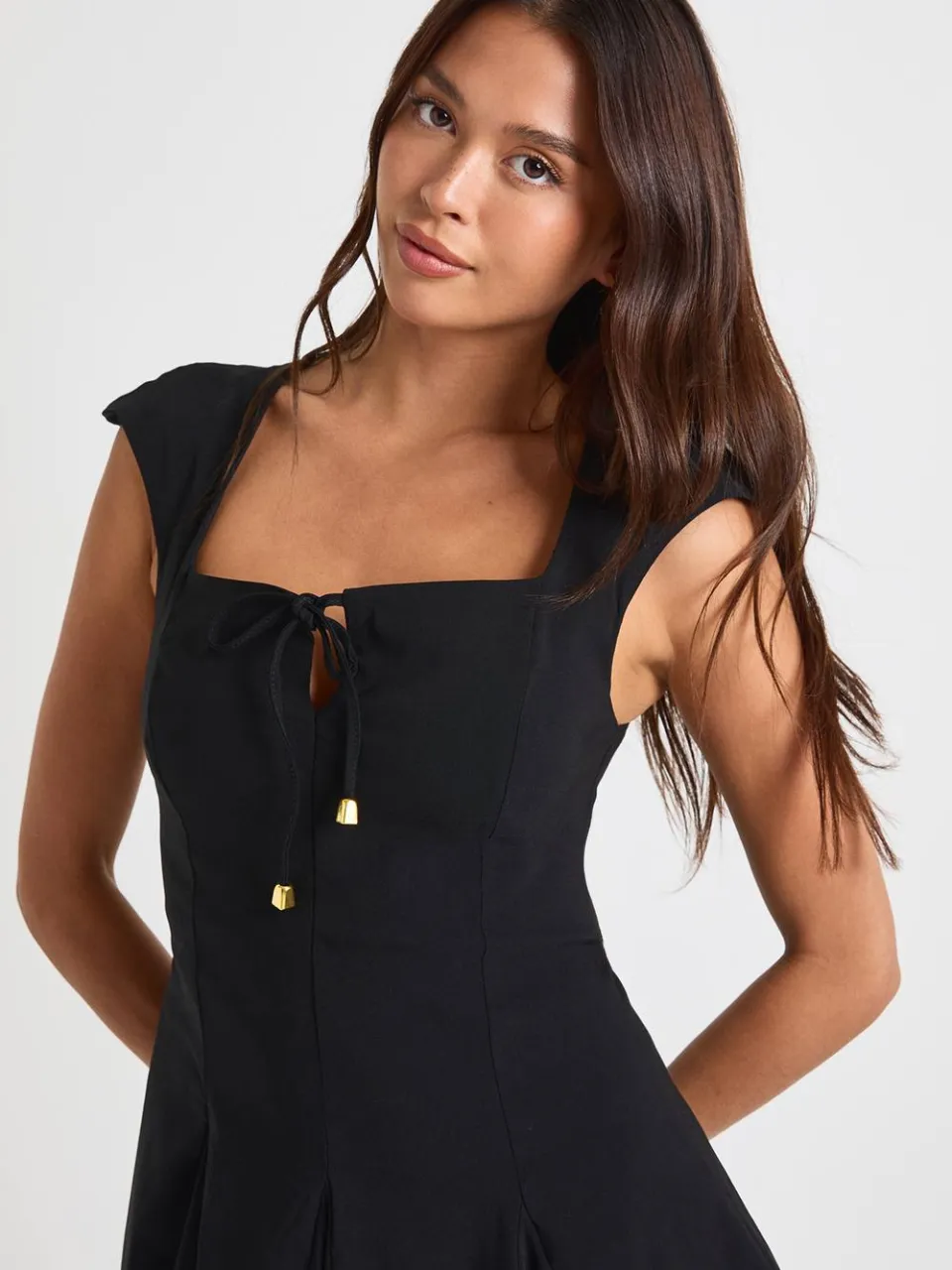 boohoo Dames Bengaline skaterjurk met boezemstrik zwart, foto 4