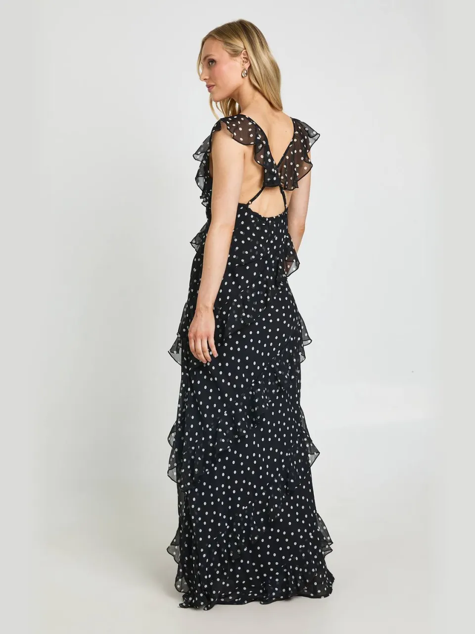 boohoo Dames Petite Chiffon Ruches Polkadot Bandjes Maxi Jurk zwart, foto 2