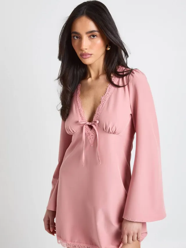 boohoo Dames Mini Jurk Met Uitlopende Mouwen En Kantafwerking Woestijnroos