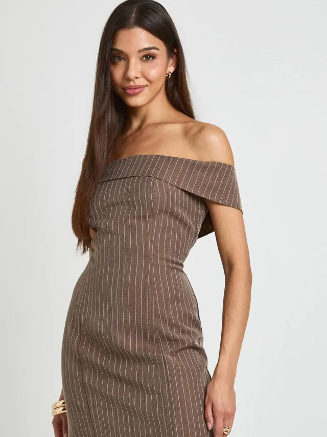 boohoo Dames Tonale Krijtstreep Bardot Mini Jurk Chocoladebruin