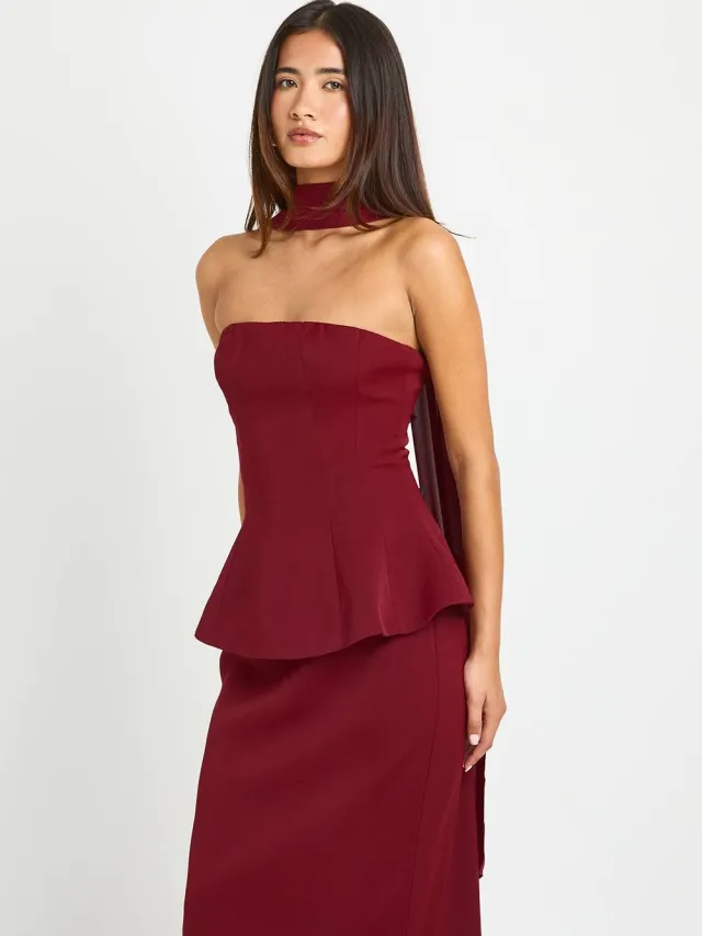 boohoo Dames Gestructureerde 2-in-1 Maxi Jurk Met Sjaal Overlay Detail Bordeaux Rood