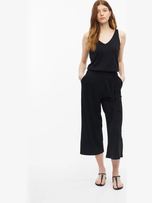 S.Oliver female - Mouwloze jumpsuit van interlockjersey met ceintuur zwart