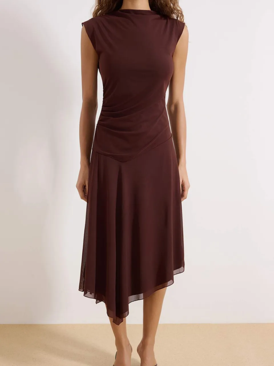 Trendyol TRENDYOLMİLLA Dames Bruin Effen Midi Mouwloos Zakelijk Skater Jurken, foto 2