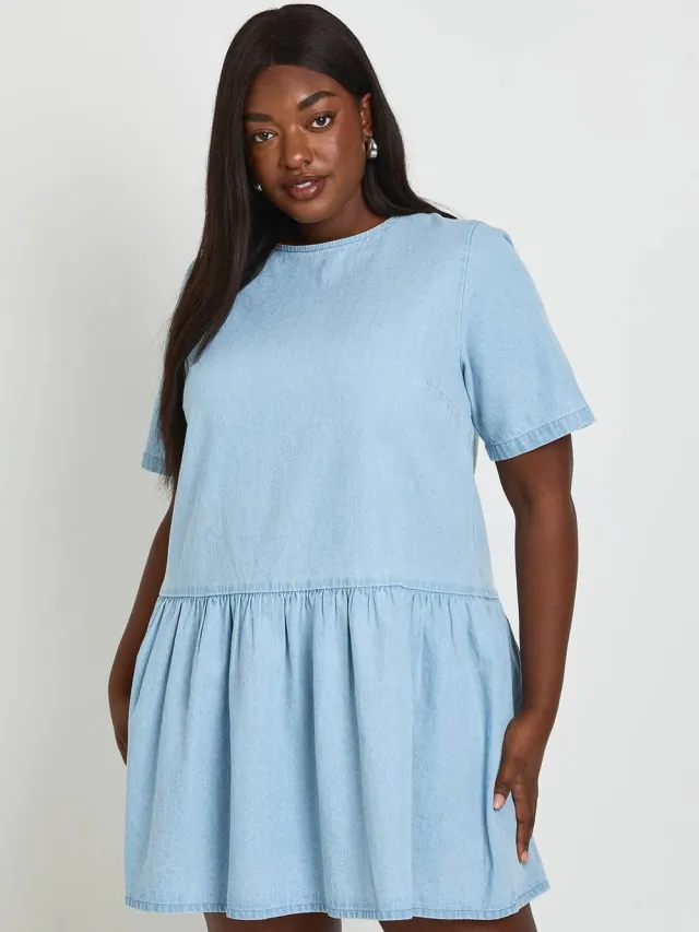boohoo Dames Plus Chambray Korte Mouw Skater Jurk licht gebleekt, foto 3