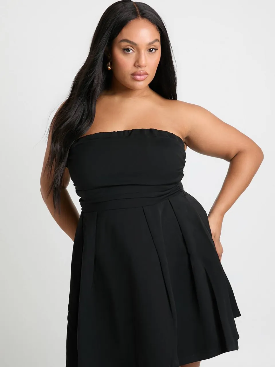 boohoo Dames Plus Gestructureerde Gerimpelde Mini Bandeau Schaatsjurk zwart, foto 2
