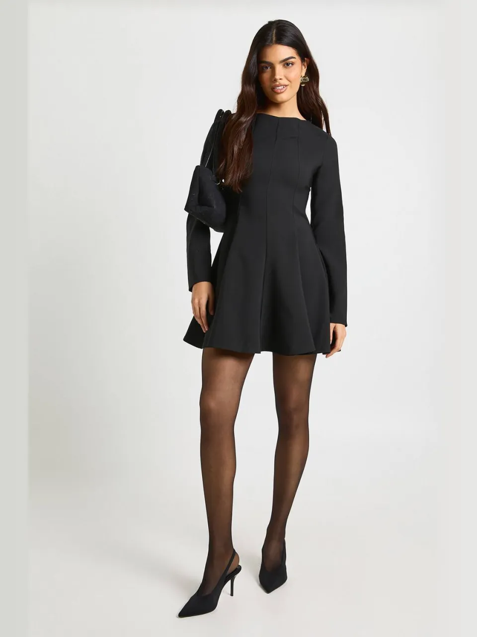 boohoo Dames Naaddetail lange mouwen uitlopende zoom mini-jurk zwart, foto 3