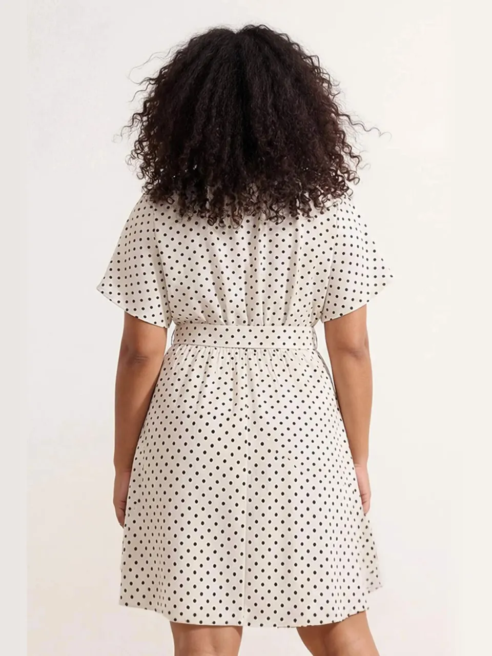 Trendyol Curve Dames Ecru Stippen Midi Kort Casual Skater Grote maten Jurk, foto 2