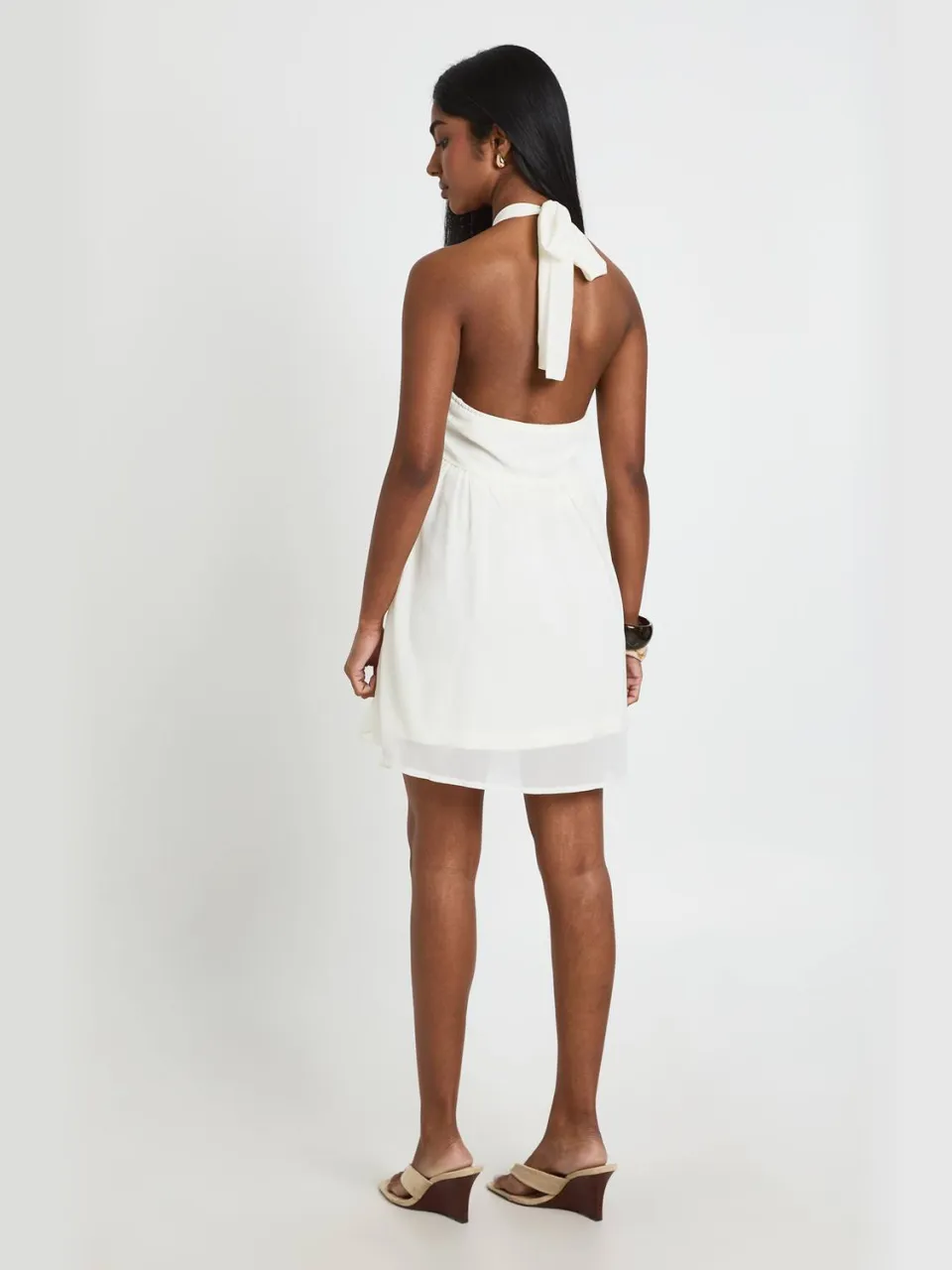 boohoo Dames Chiffon Gelaagde Mini-jurk Met Gouden Afwerking, foto 2