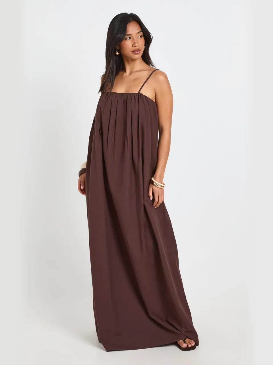 boohoo Dames Petite Linnen Maxi Jurk Met Volledige Zakdetails chocoladebruin, foto 3