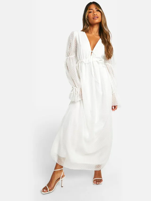 boohoo Dames Dobby Ruffle Maxi Jurk Crème