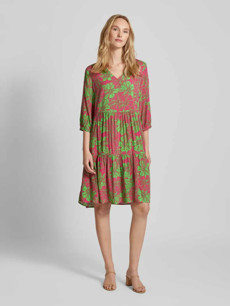 montego Knielange jurk van viscose met bloemenmotief Metallic roze