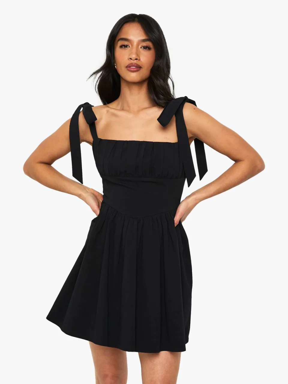 boohoo Dames Petite Tie Shoulder Milkmaid Skaterjurk zwart, foto 2