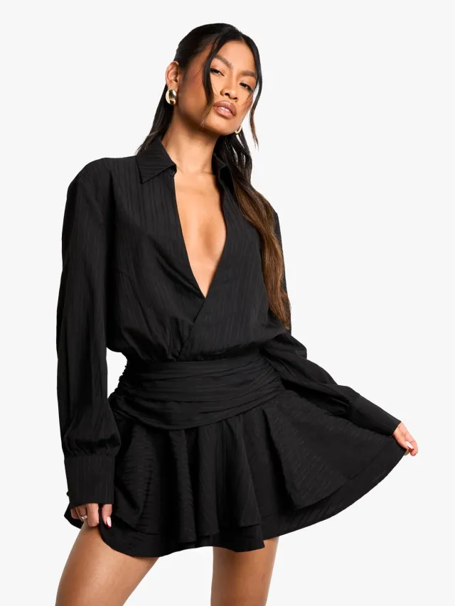 boohoo Dames Getextureerde, geruched mini-jurk met franjes Zwart