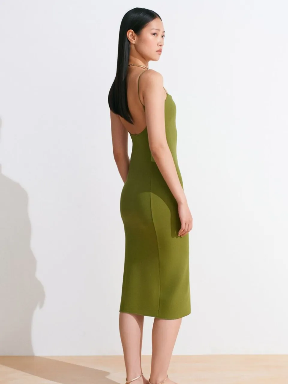 Dilvin Mouwloos Bodycon Midi-jurk met Uitsnijdetails olijfgroen, foto 2