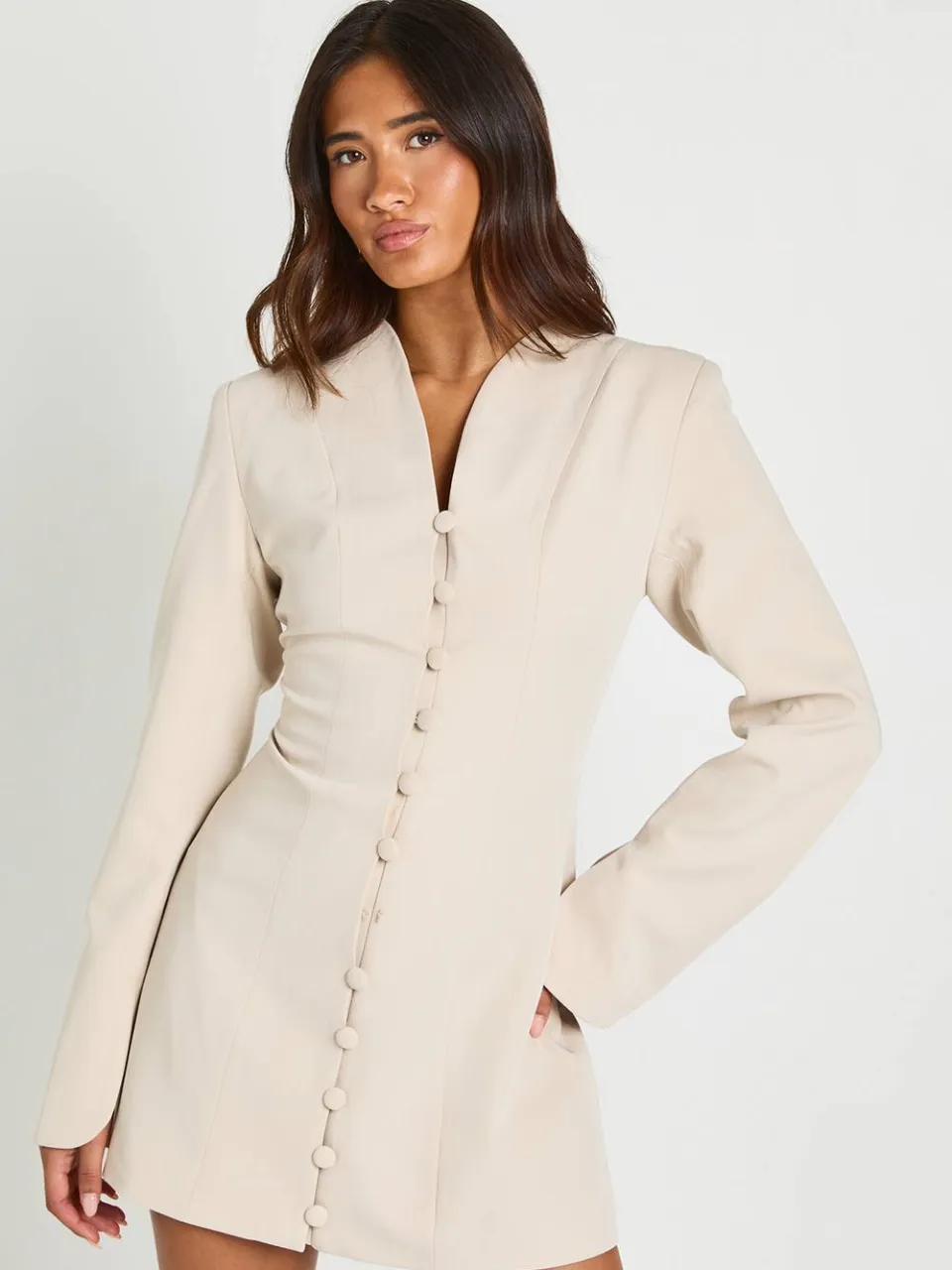 boohoo Dames Getailleerde Blazerjurk Met Hoge Hals En Knoopdetail steen, foto 2