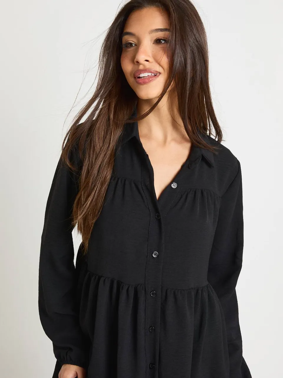 boohoo Dames Getextureerde gelaagde smock jurk zwart, foto 4